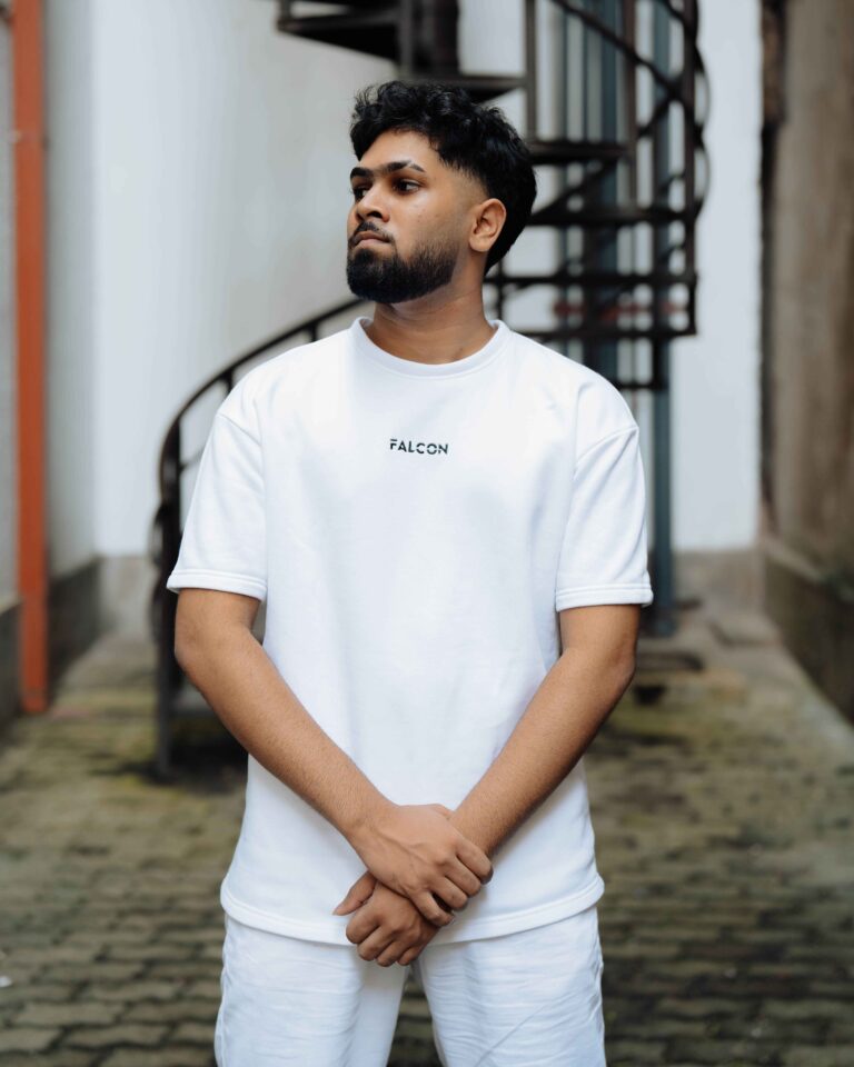 White oversized heavy cotton t-shirt 240 GSM with embroidered logo